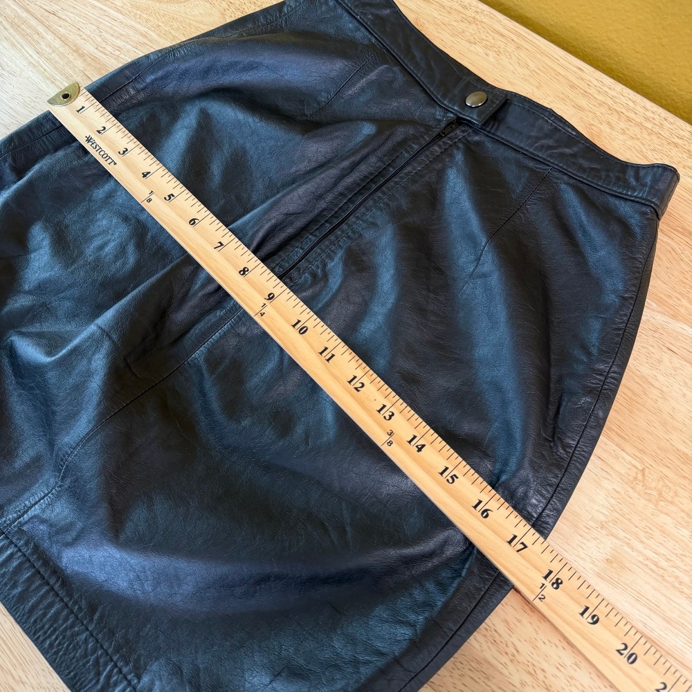 Byrnes & Baker Leather Mini Skirt High Waisted Size 4 Black Biker Goth Edgy Chic - Picture 10 of 11